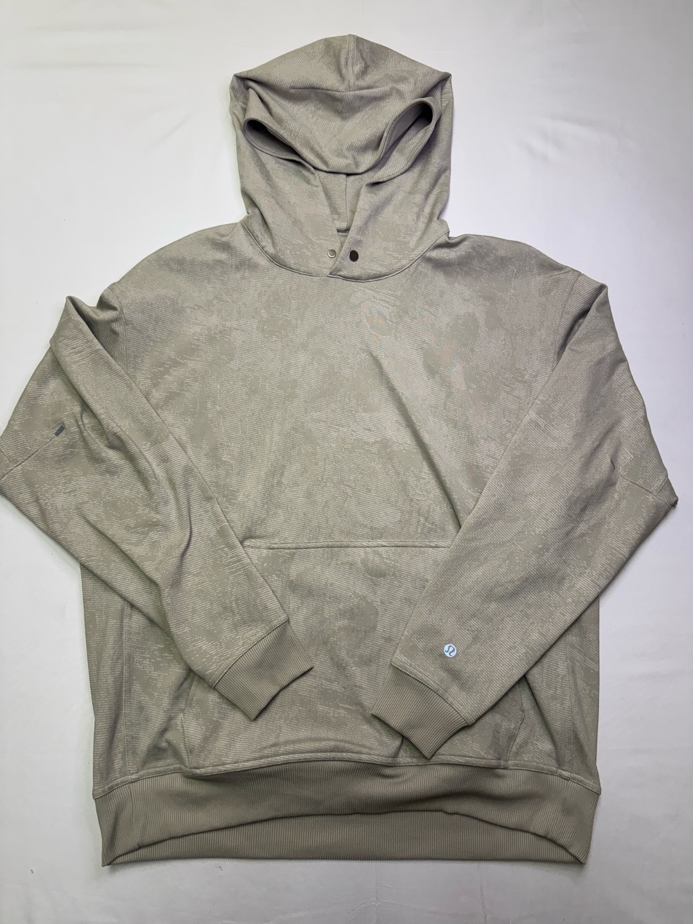 lululemon athletica Men’s tan camo Pullover Hoodie